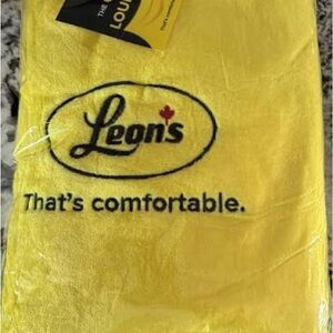 Leon's Yellow Blanket